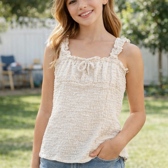 Art Class Cream Ruffled Cropped Top 4/5 - Picture 2 of 5